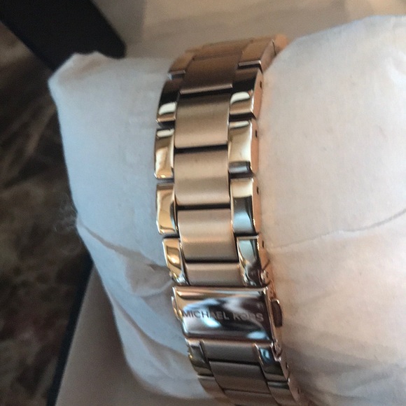 ‼️SOLD‼️ New! gorgeous Michael Kors men’s watch. - Picture 6 of 8
